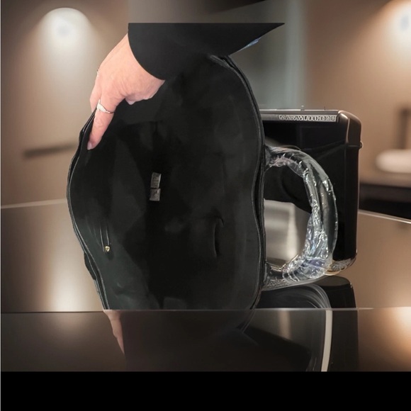 Gilda Paris extra large Elegant Black Quilted Tote Bag with chain detail handles - Picture 4 of 5